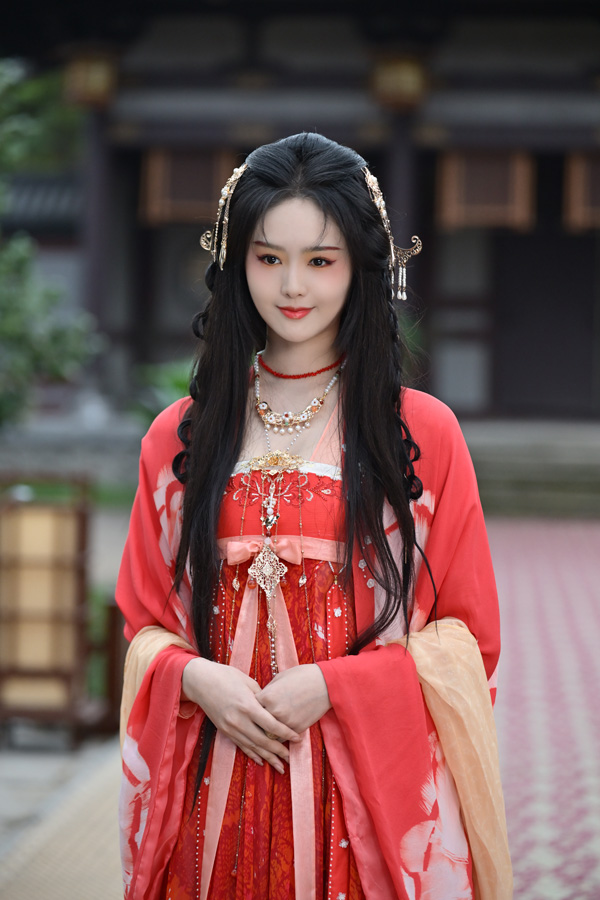 《樊笼》热播：陶德燕以“蛇蝎美人”万红柳塑造成长新坐标 剧照3
